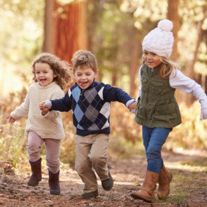 Elterninserat - fröhliche Kinder | © Monkey Business - Fotolia.com #104817715 Elterninserat - fröhliche Kinder | © Monkey Business - Fotolia.com #104817715