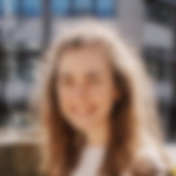 Nanny Darja aus 70825 Korntal